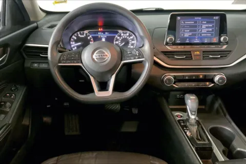 More photos of 2020 Nissan Altima 2.5 S at Cable Dahmer Kia of Lee's Summit, MO