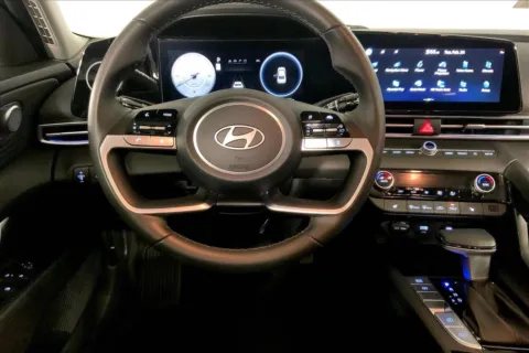 More photos of 2025 Hyundai Elantra SEL Convenience at Cable Dahmer Kia of Lee's Summit, MO