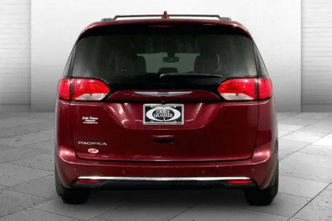Another view of 2019 Chrysler Pacifica Touring L for sale in Lee's Summit, MO at Cable Dahmer Kia of Lee's Summit