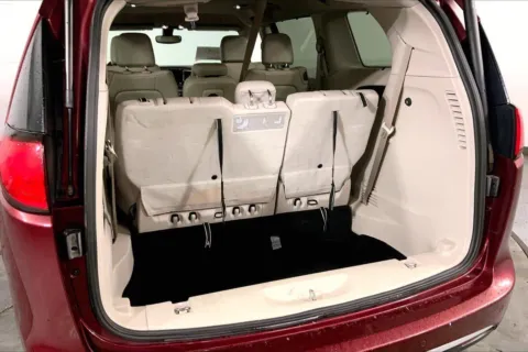 More photos of 2019 Chrysler Pacifica Touring L at Cable Dahmer Kia of Lee's Summit, MO