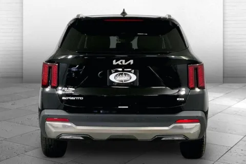 Another view of 2024 Kia Sorento S for sale in Lee's Summit, MO at Cable Dahmer Kia of Lee's Summit