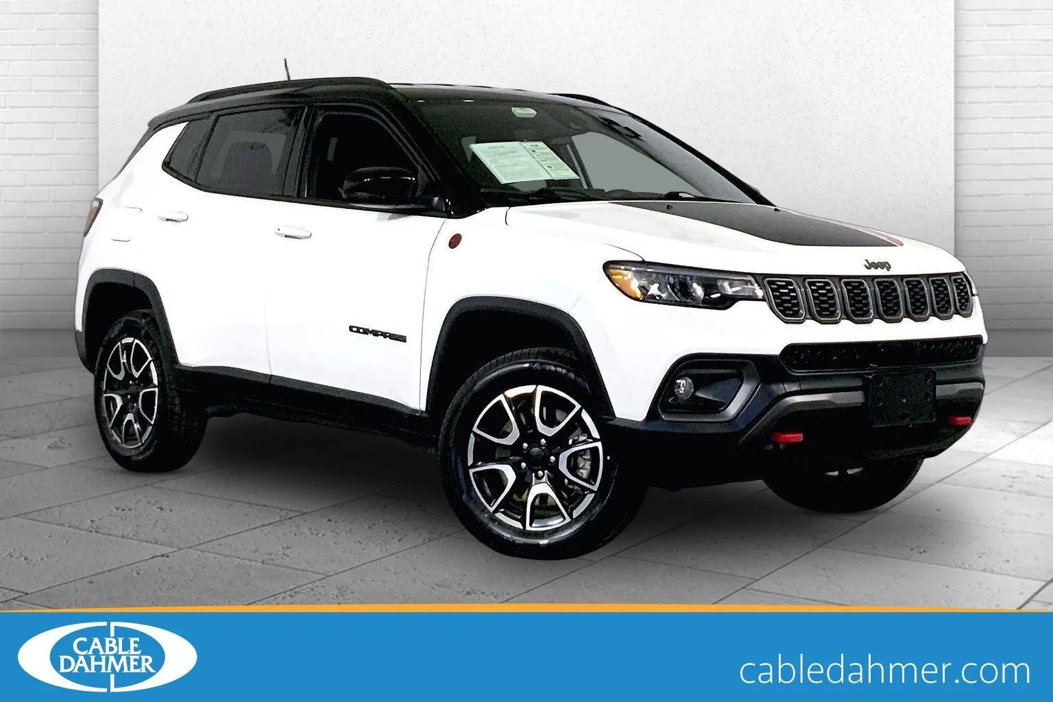 White 2024 Jeep Compass Trailhawk for sale in Lee's Summit, MO