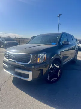 Green 2024 Kia Telluride S for sale in Lee's Summit, MO
