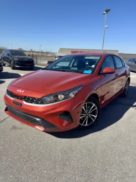 Orange 2024 Kia Forte LXS for sale in Lee's Summit, MO