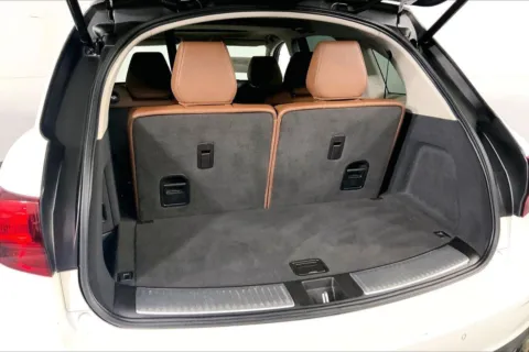 More photos of 2020 Acura MDX w/Technology Pkg at Cable Dahmer Kia of Lee's Summit, MO