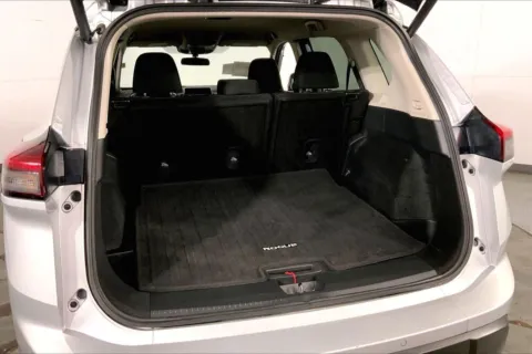 More photos of 2025 Nissan Rogue SV at Cable Dahmer Kia of Lee's Summit, MO