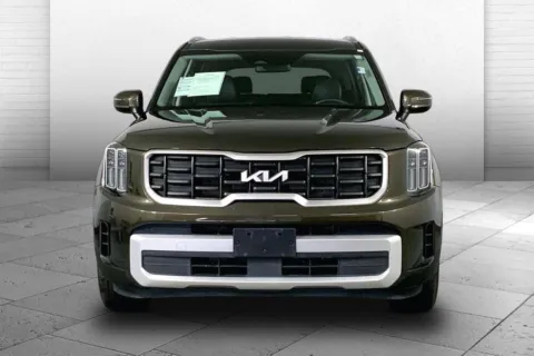 Photos of 2024 Kia Telluride S for sale in Lee's Summit, MO at Cable Dahmer Kia of Lee's Summit