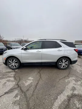 Photos of 2022 Chevrolet Equinox LT for sale in Lee's Summit, MO at Cable Dahmer Kia of Lee's Summit
