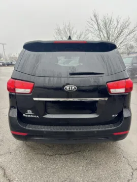 More photos of 2017 Kia Sedona EX at Cable Dahmer Kia of Lee's Summit, MO