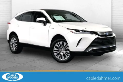 White 2021 Toyota Venza Limited for sale in Lee's Summit, MO