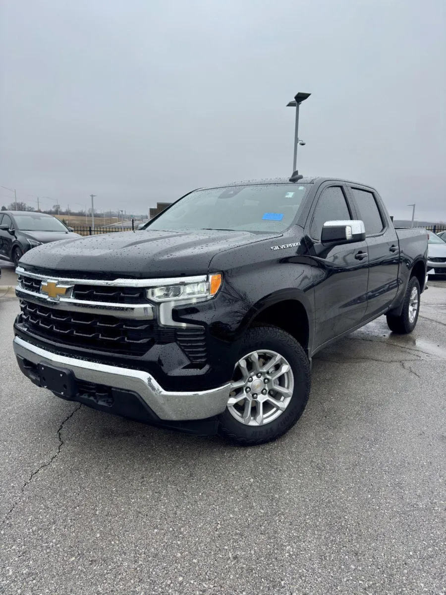 Black 2023 Chevrolet Silverado 1500 LT for sale in Lee's Summit, MO