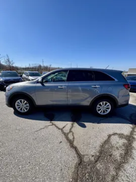 Photos of 2020 Kia Sorento L for sale in Lee's Summit, MO at Cable Dahmer Kia of Lee's Summit