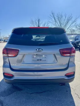 More photos of 2020 Kia Sorento L at Cable Dahmer Kia of Lee's Summit, MO