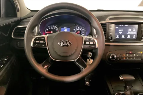 More photos of 2020 Kia Sorento L at Cable Dahmer Kia of Lee's Summit, MO