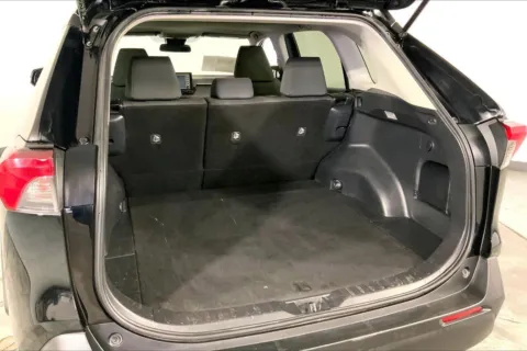 More photos of 2019 Toyota RAV4 XLE at Cable Dahmer Kia of Lee's Summit, MO