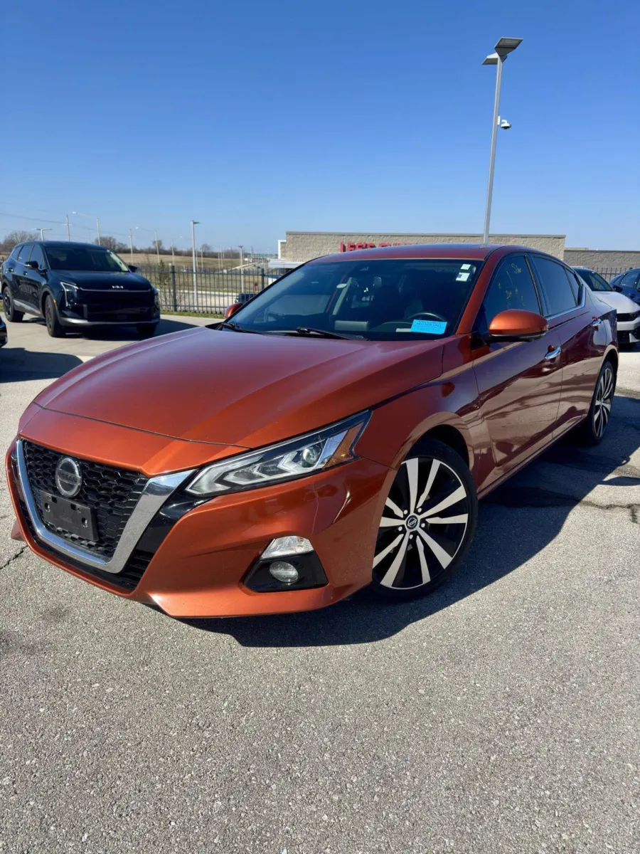 2019 Nissan Altima 2.5 Platinum for sale in Lee's Summit, MO