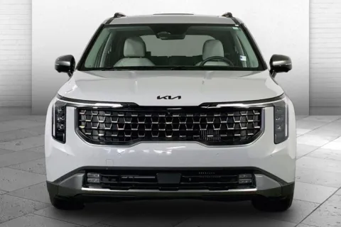 Photos of 2025 Kia Carnival Hybrid SX for sale in Lee's Summit, MO at Cable Dahmer Kia of Lee's Summit