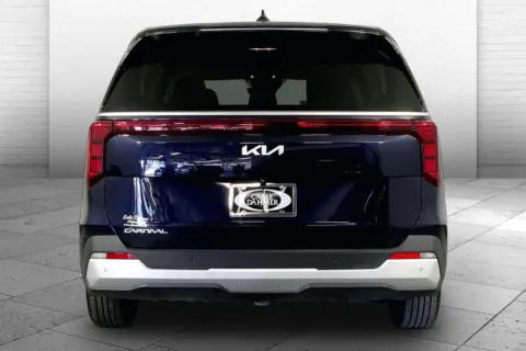 Another view of 2025 Kia Carnival LXS for sale in Lee's Summit, MO at Cable Dahmer Kia of Lee's Summit