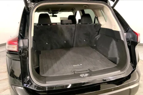 More photos of 2025 Nissan Rogue SV at Cable Dahmer Kia of Lee's Summit, MO