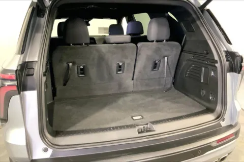 More photos of 2024 Chevrolet Traverse FWD LT at Cable Dahmer Kia of Lee's Summit, MO