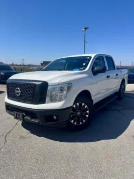 White 2018 Nissan Titan S for sale in Lee's Summit, MO