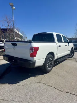 More photos of 2018 Nissan Titan S at Cable Dahmer Kia of Lee's Summit, MO