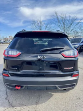 More photos of 2020 Jeep Cherokee Trailhawk at Cable Dahmer Kia of Lee's Summit, MO