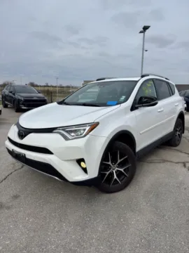 White 2017 Toyota RAV4 SE for sale in Lee's Summit, MO