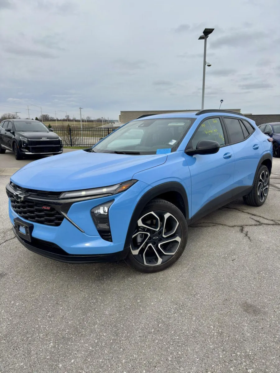 Blue 2024 Chevrolet Trax 2RS for sale in Lee's Summit, MO