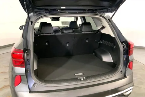 More photos of 2023 Kia Seltos S at Cable Dahmer Kia of Lee's Summit, MO