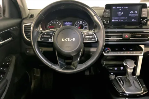 More photos of 2023 Kia Seltos S at Cable Dahmer Kia of Lee's Summit, MO