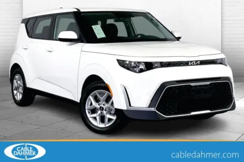 White 2025 Kia Soul LX for sale in Lee's Summit, MO