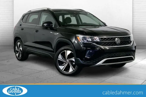 Black 2023 Volkswagen Taos SE for sale in Lee's Summit, MO