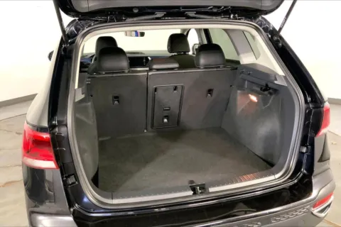 More photos of 2023 Volkswagen Taos SE at Cable Dahmer Kia of Lee's Summit, MO