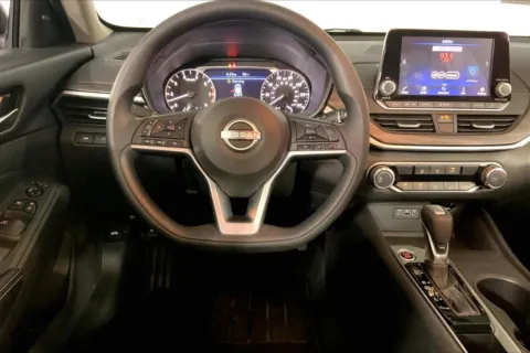 More photos of 2025 Nissan Altima SV at Cable Dahmer Kia of Lee's Summit, MO