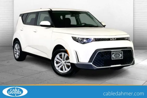 White 2023 Kia Soul LX for sale in Lee's Summit, MO