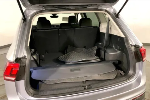 More photos of 2023 Volkswagen Tiguan SE at Cable Dahmer Kia of Lee's Summit, MO