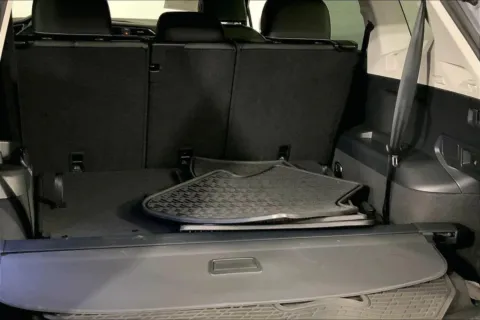 More photos of 2023 Volkswagen Tiguan SE at Cable Dahmer Kia of Lee's Summit, MO