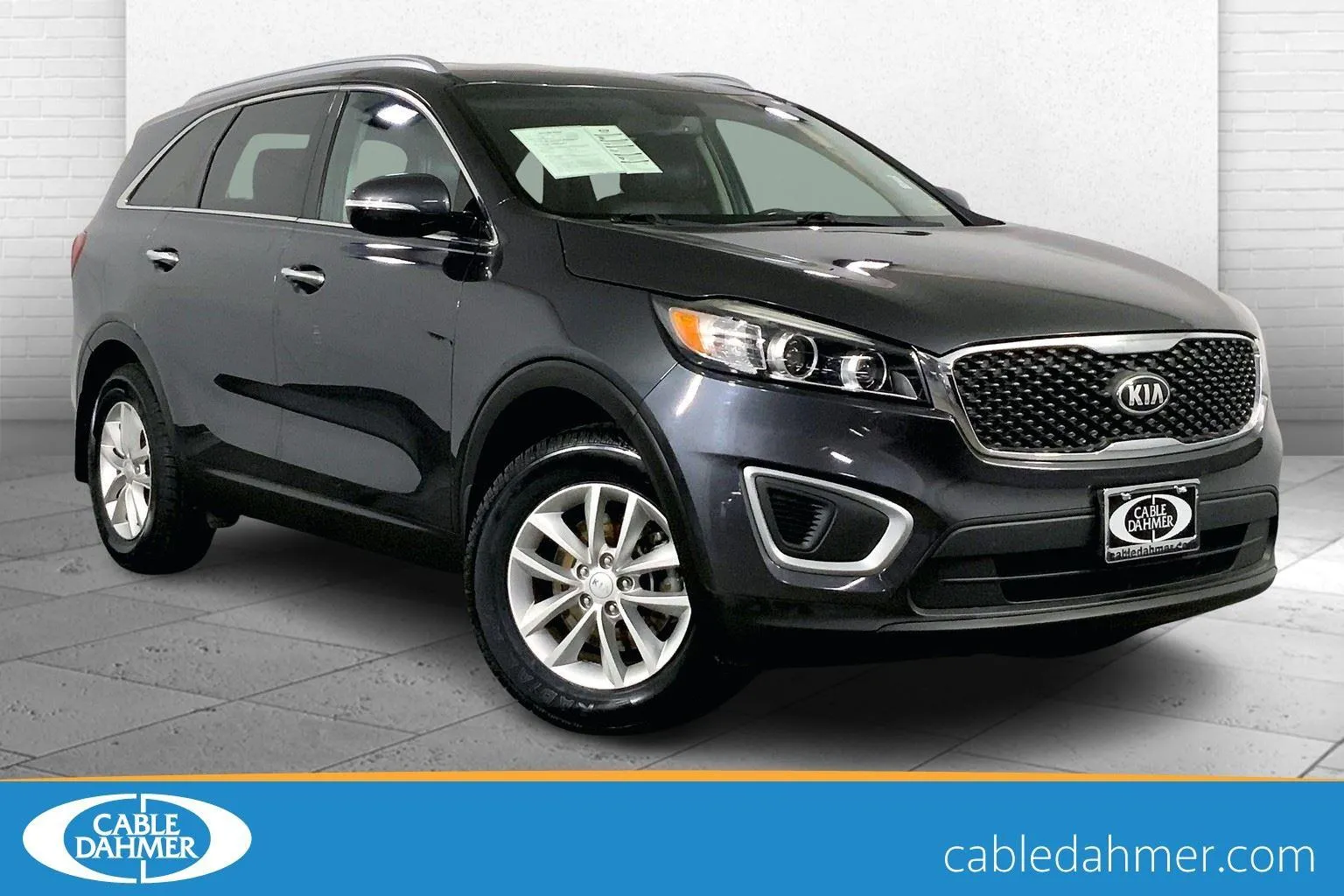 Gray 2018 Kia Sorento LX for sale in Lee's Summit, MO