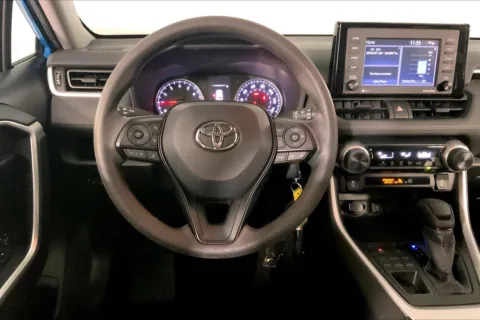 More photos of 2020 Toyota RAV4 LE at Cable Dahmer Kia of Lee's Summit, MO