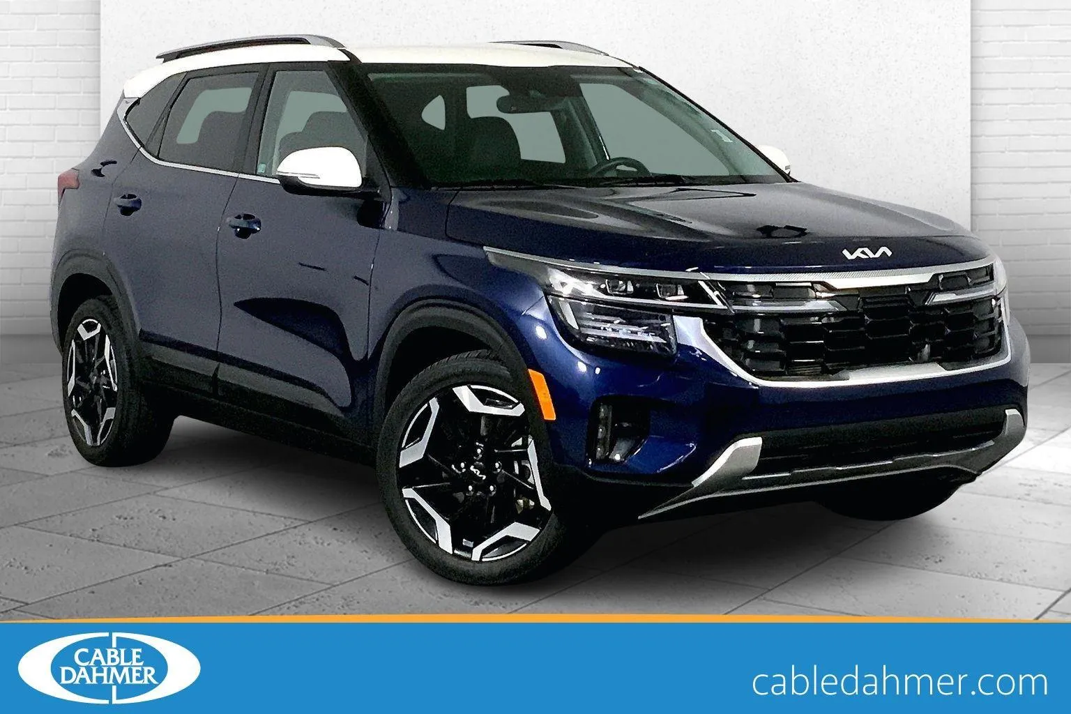 White 2024 Kia Seltos SX for sale in Lee's Summit, MO