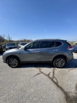 Photos of 2016 Nissan Rogue SL for sale in Lee's Summit, MO at Cable Dahmer Kia of Lee's Summit