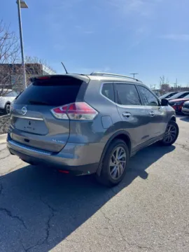 More photos of 2016 Nissan Rogue SL at Cable Dahmer Kia of Lee's Summit, MO