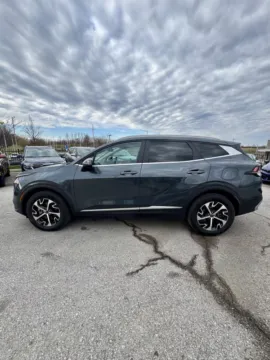 Photos of 2023 Kia Sportage Hybrid EX for sale in Lee's Summit, MO at Cable Dahmer Kia of Lee's Summit
