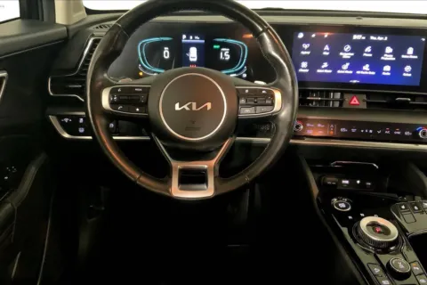 More photos of 2023 Kia Sportage Hybrid EX at Cable Dahmer Kia of Lee's Summit, MO