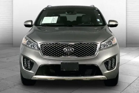 Photos of 2016 Kia Sorento SXL for sale in Lee's Summit, MO at Cable Dahmer Kia of Lee's Summit