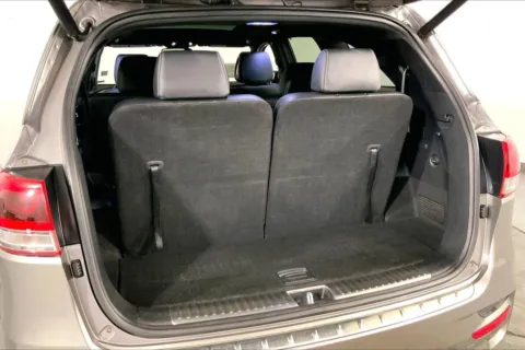 More photos of 2016 Kia Sorento SXL at Cable Dahmer Kia of Lee's Summit, MO