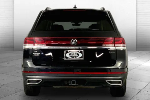 Another view of 2024 Volkswagen Atlas 2.0T SE w/Technology for sale in Lee's Summit, MO at Cable Dahmer Kia of Lee's Summit