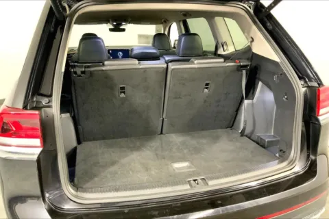 More photos of 2024 Volkswagen Atlas 2.0T SE w/Technology at Cable Dahmer Kia of Lee's Summit, MO