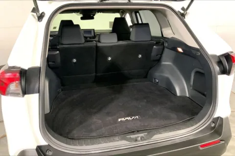 More photos of 2019 Toyota RAV4 Hybrid LE at Cable Dahmer Kia of Lee's Summit, MO